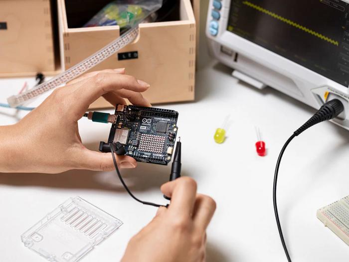 Arduino UNO R4 WIFI @ electrokit (4 av 4)
